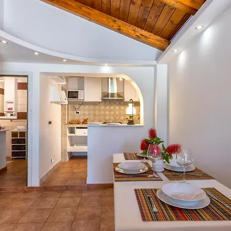 Villa Turchese With Pool/ Depandance Turchese With Pool - Happy *